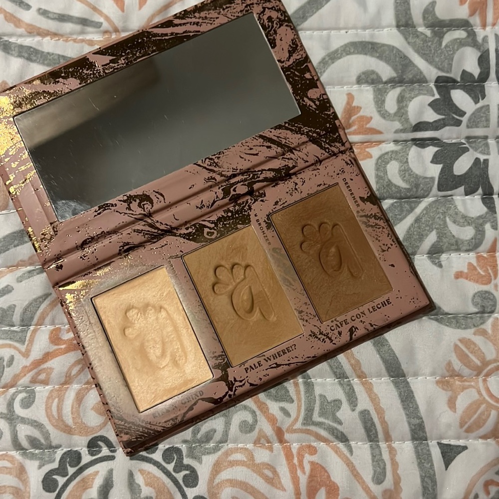 ALamar light palette